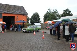 Oldtimerfreunde Zülpich Rallye 2012: Zielankunft an Burg Langendorf